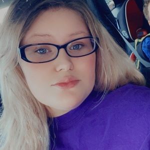 Meet your Posher, Alicia